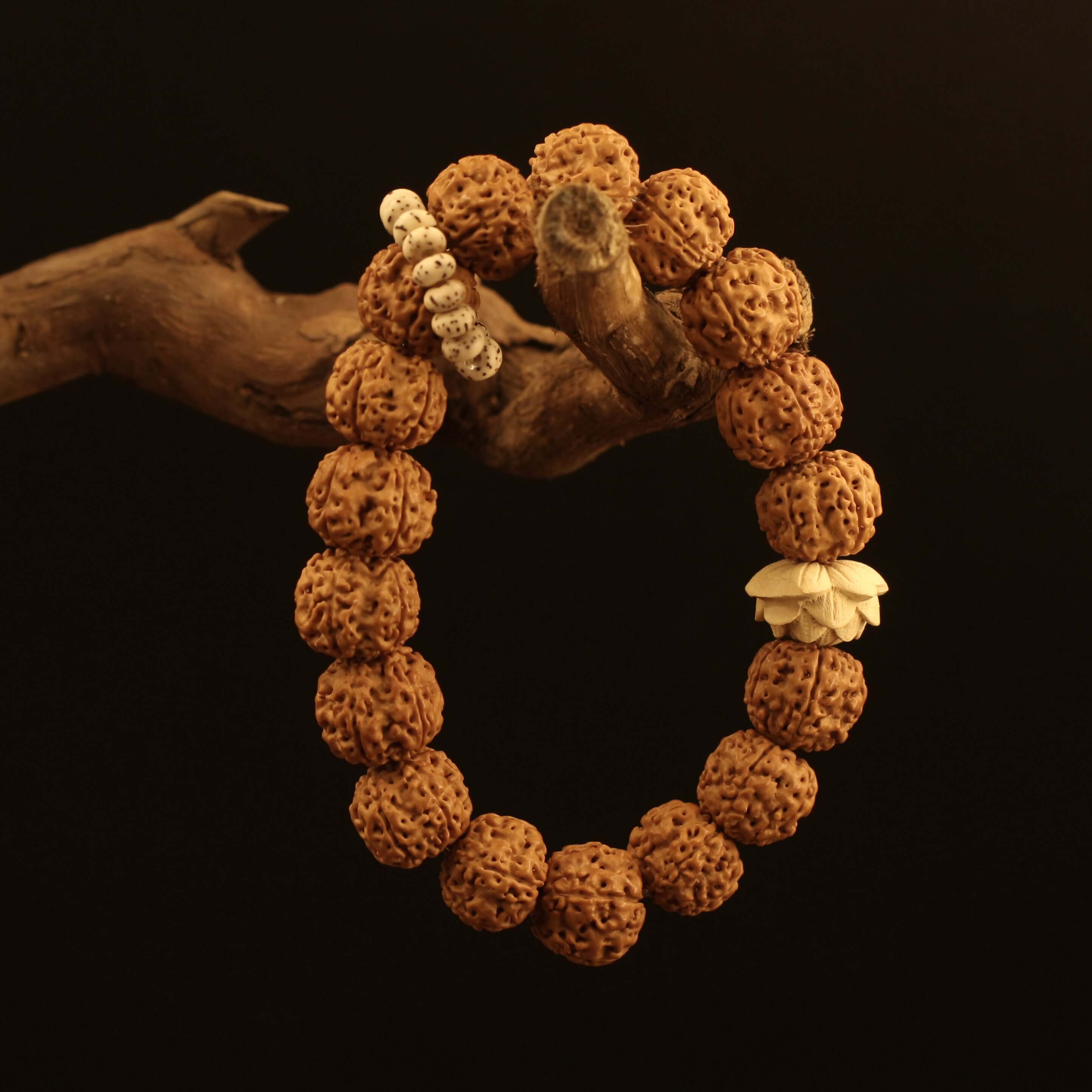 Rudraksha Lotus Running Ring Bracelet - Energy Improvement with Feng Shui